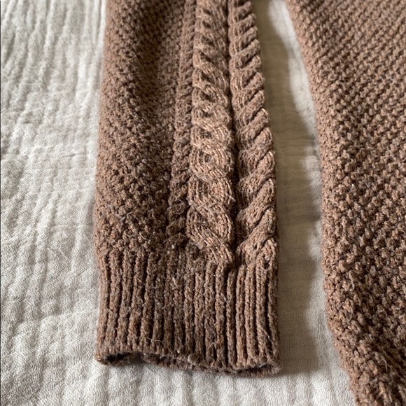 Sweater ✨ - Picture 2 of 5